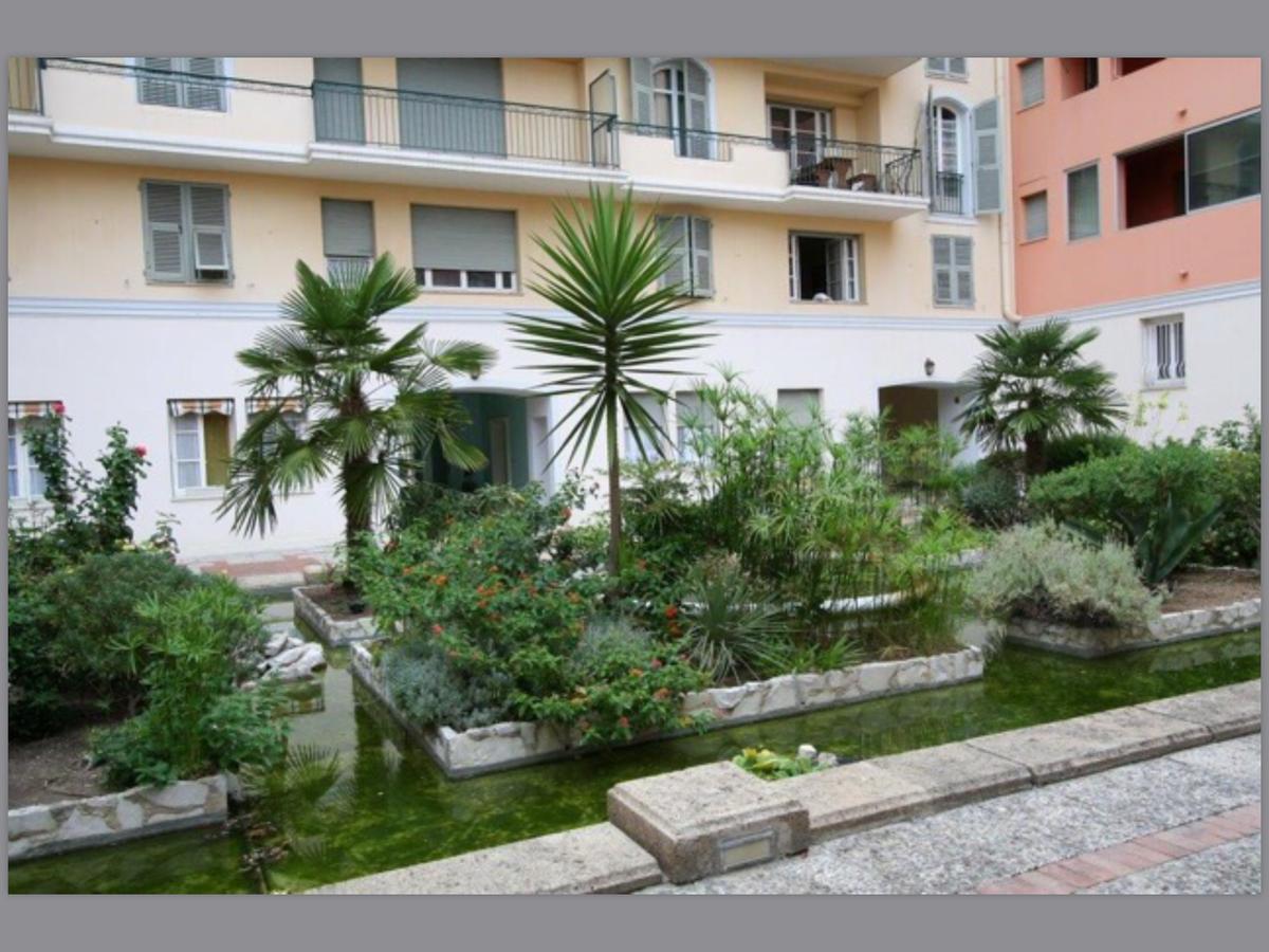 Suite Neptune Niza Exterior foto