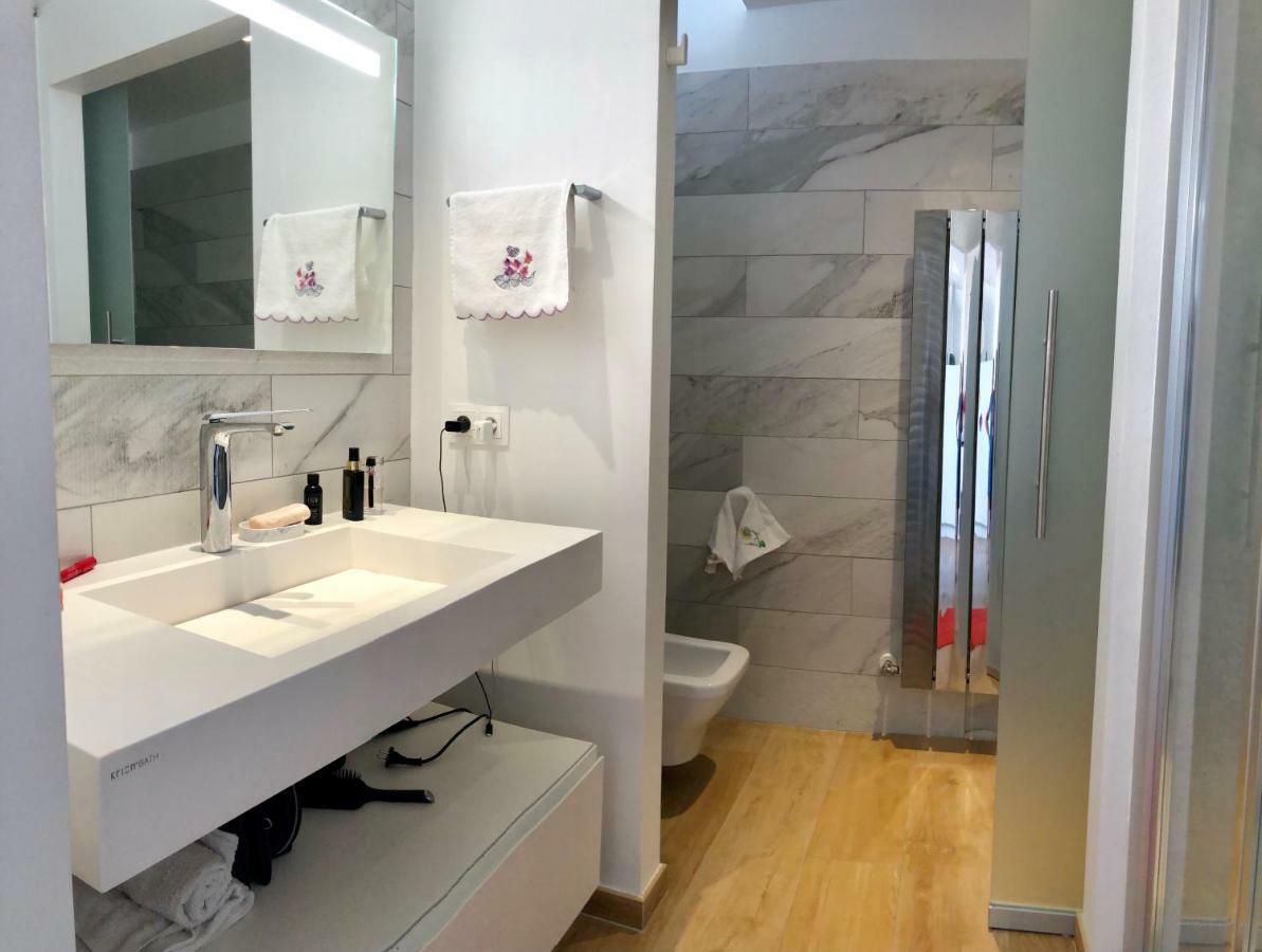 Suite Neptune Niza Exterior foto